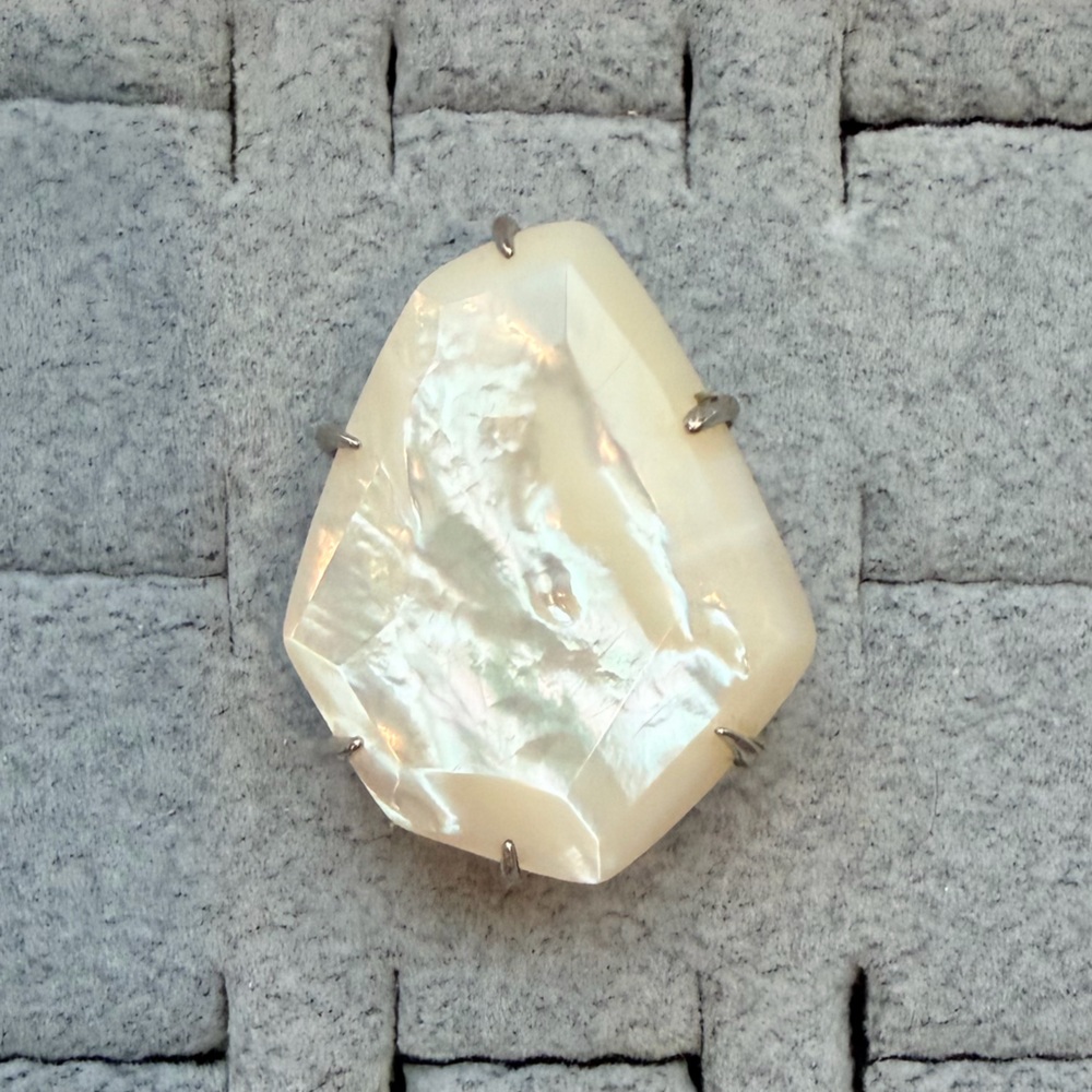 Kendra Scott Iridescent Mother-of-Pearl Statement Ring - Cream